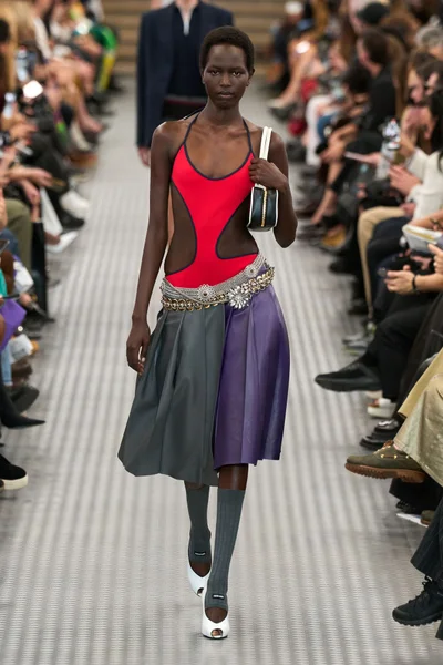 Look 25